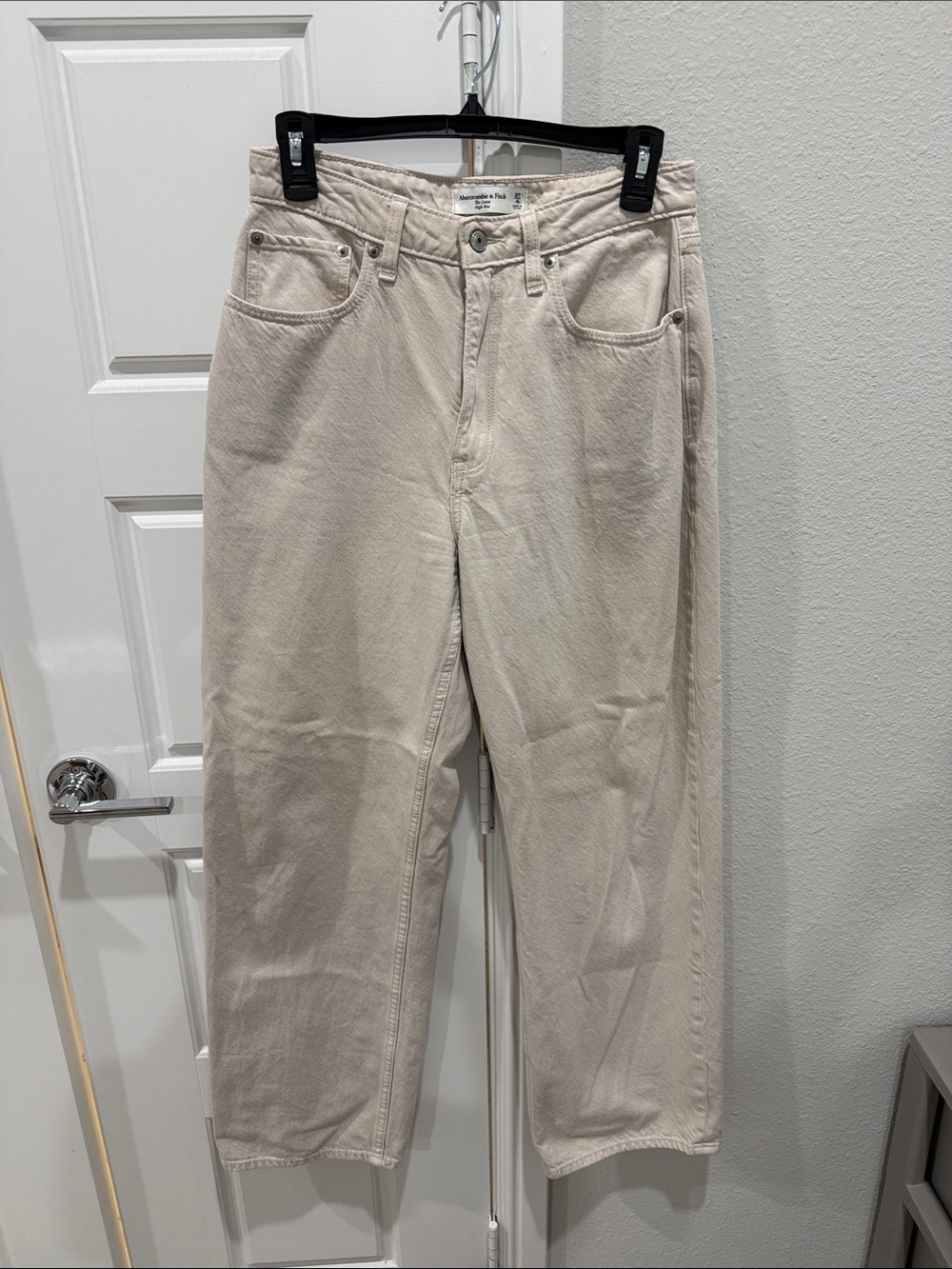 Abercrombie The Loose High Rise Jean Curve Love Cream